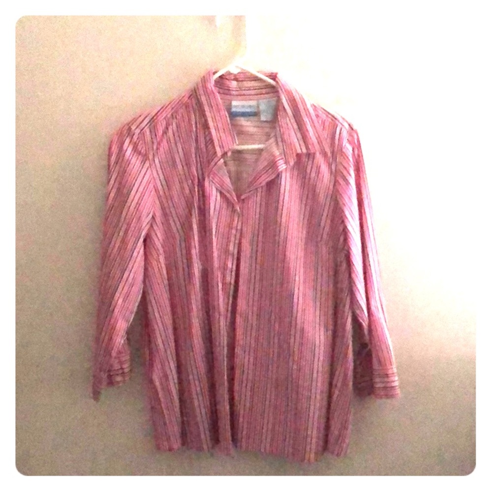 A nice formal blouse never worn good condition!